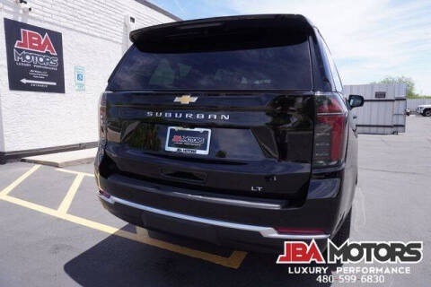 2025 Chevrolet Suburban LT