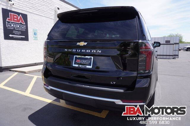 2025 Chevrolet Suburban LT