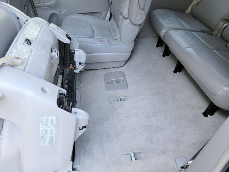 2004 Toyota Sienna