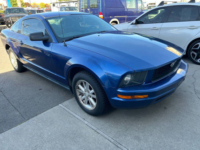 2008 Ford Mustang null photo 2