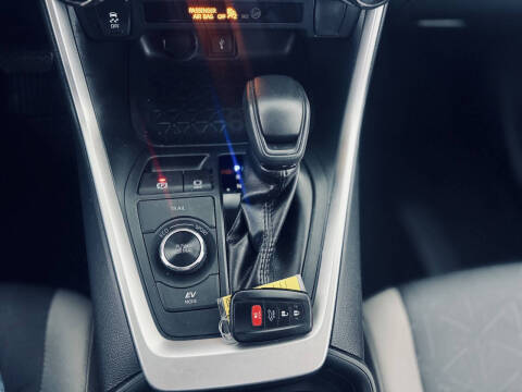 2020 Toyota RAV4 Hybrid XLE