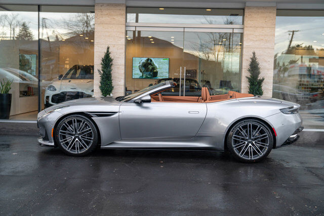 2024 Aston Martin DB12 45