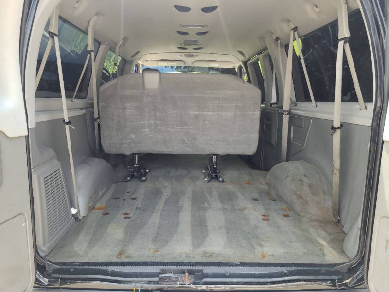 2011 Ford E-Series E-350 SD XLT