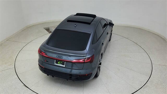 2024 Audi Q8 Sportback e-tron quattro Prestige S line