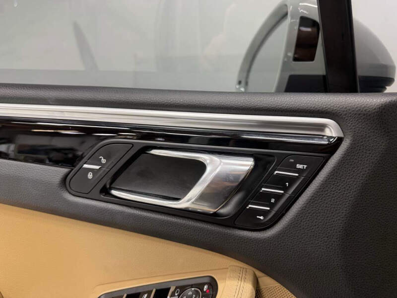 2017 Porsche Macan