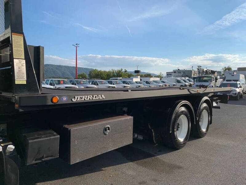 2011 Freightliner M2 112V