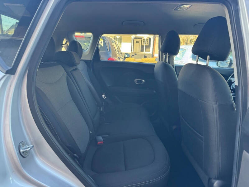 2017 Kia Soul +