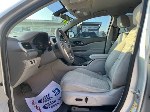 2017 GMC Acadia SLE-2