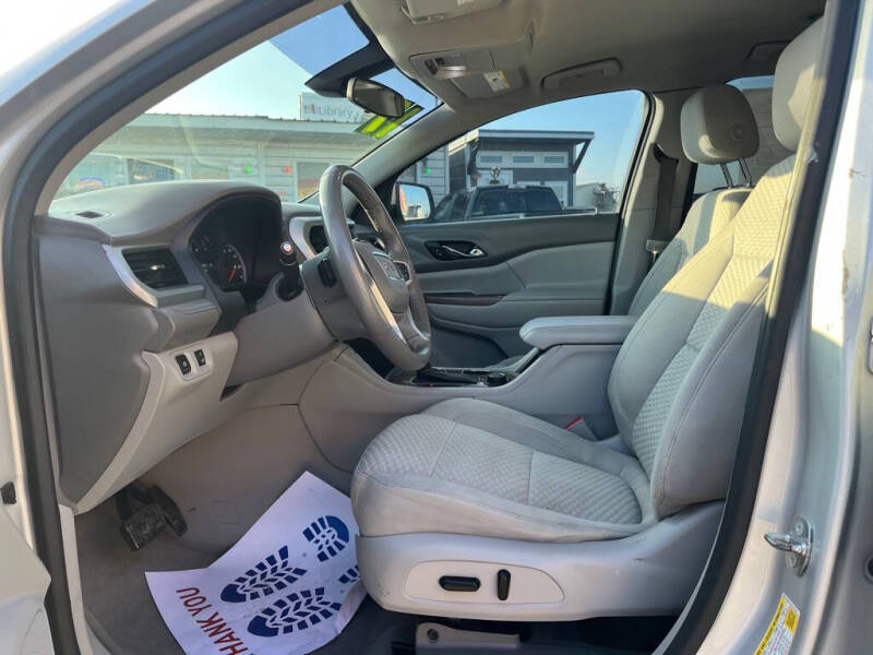 2017 GMC Acadia SLE-2