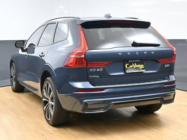 2024 Volvo XC60 B5 Plus Dark Theme