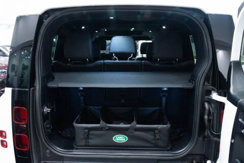 2023 Land Rover Defender 130 SE