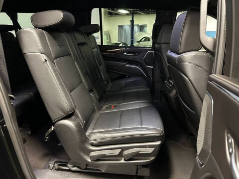 2023 Cadillac Escalade ESV Luxury