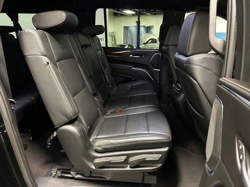 2023 Cadillac Escalade ESV Luxury