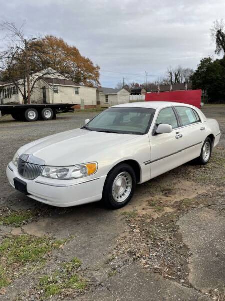 2002 Lincoln Town Car for sale at Kelley's Cars Inc. in Belmont NC