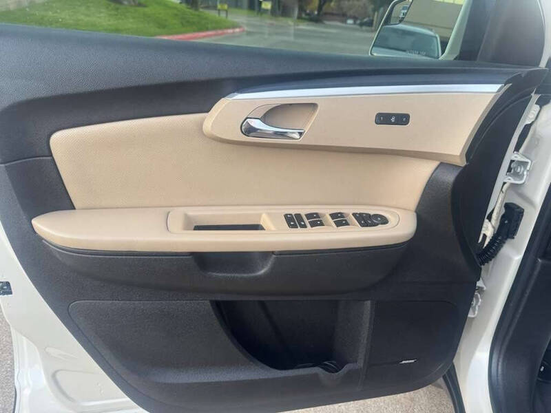 2011 Chevrolet Traverse LTZ