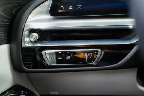 2024 Cadillac LYRIQ Luxury 1