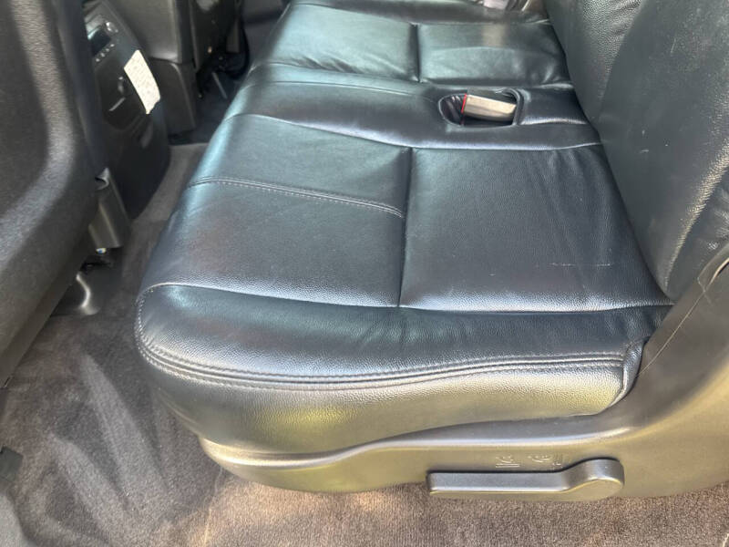 2011 GMC Yukon XL SLE