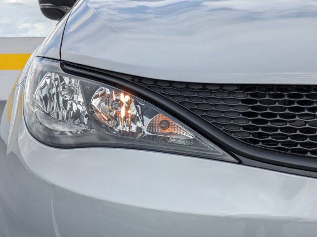 2026 Chrysler Voyager LX