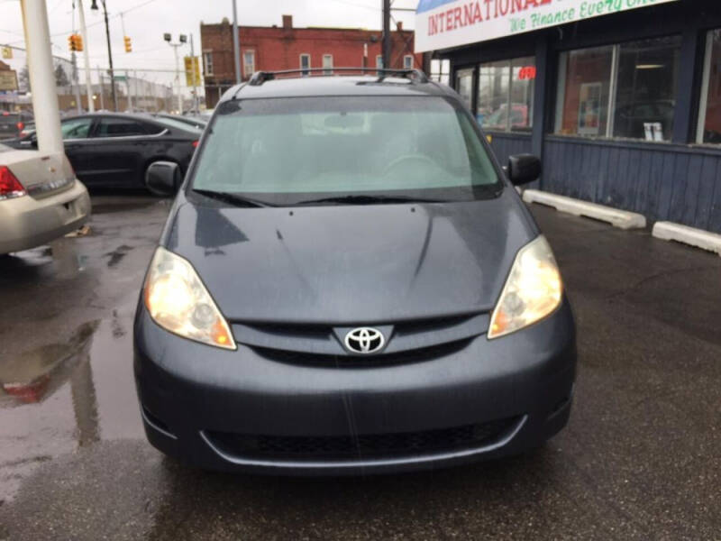 2007 Toyota Sienna for sale at International Auto Sales and Service in Detroit MI