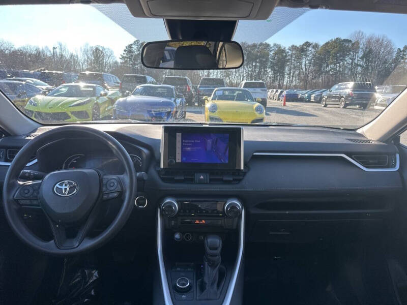 2024 Toyota RAV4 Hybrid XLE