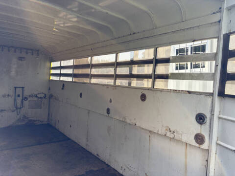 2000 CM Trailers horse / livestock trailer