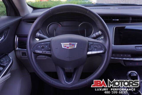 2023 Cadillac XT4 Luxury