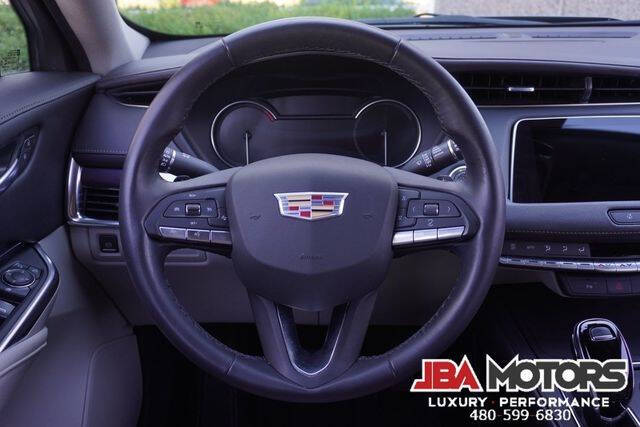 2023 Cadillac XT4 Luxury