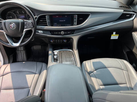 2022 Buick Enclave Essence