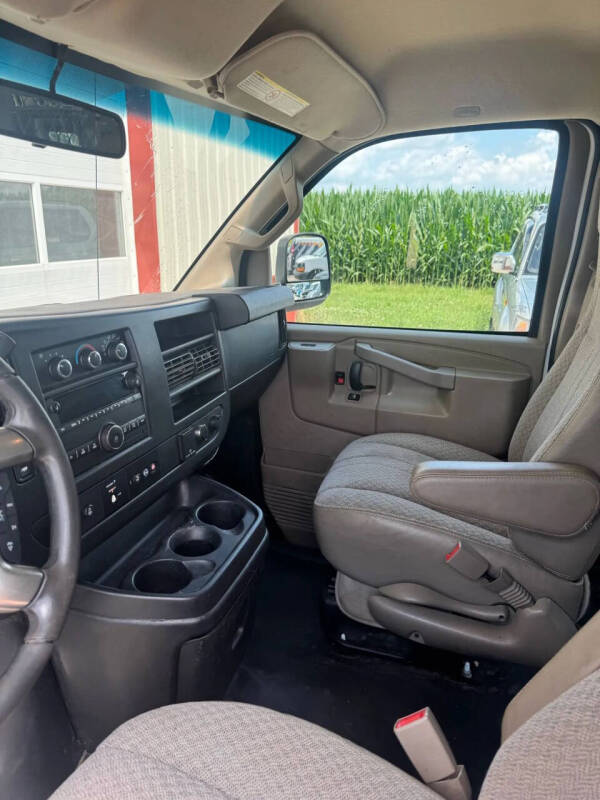 2017 GMC Savana 2500