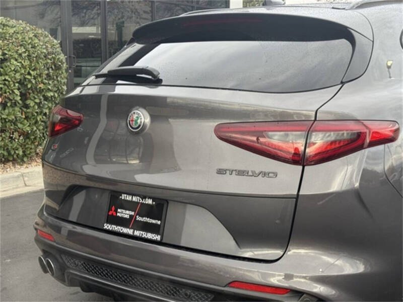 2021 Alfa Romeo Stelvio Quadrifoglio