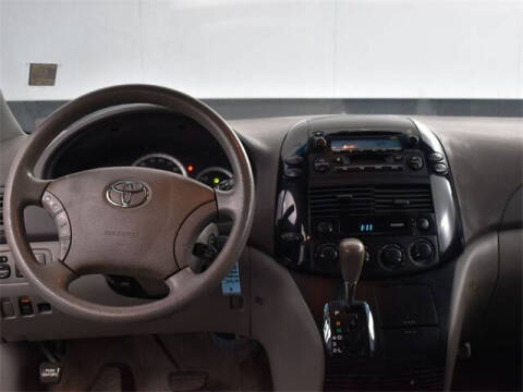 2004 Toyota Sienna