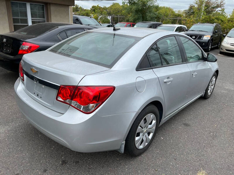 2014 Chevrolet Cruze LS photo 6