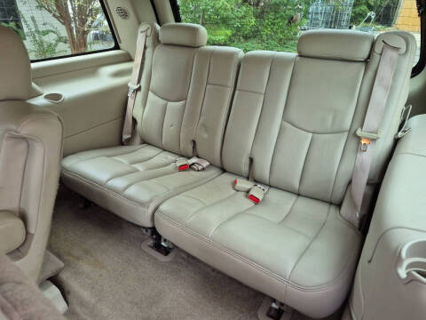 2004 Cadillac Escalade