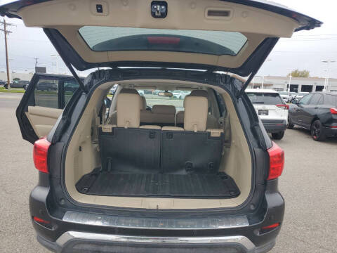 2017 Nissan Pathfinder Platinum