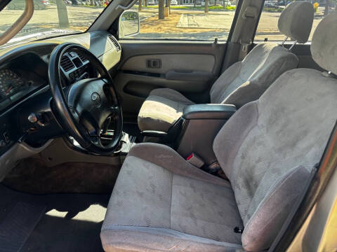 2002 Toyota 4Runner SR5