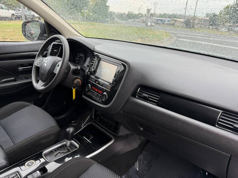 2019 Mitsubishi Outlander ES
