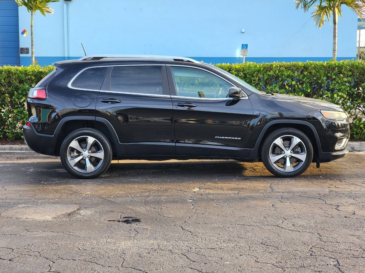 2019 Jeep Cherokee for sale at JT AUTO INC in Oakland Park, FL