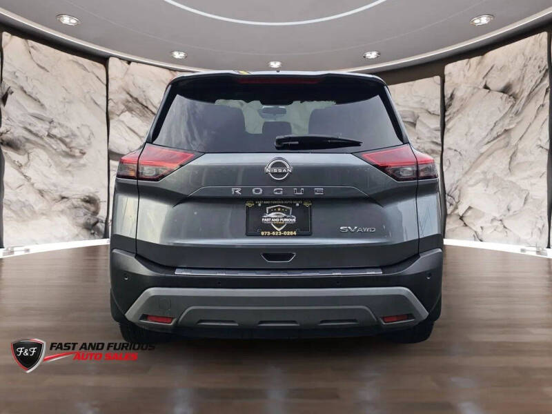 2022 Nissan Rogue SV