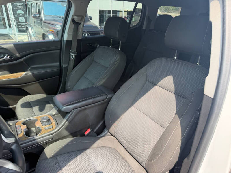 2022 GMC Acadia SLE