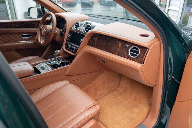 2017 Bentley Bentayga 33