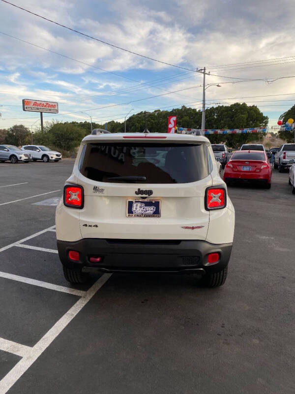 2017 Jeep Renegade Trailhawk photo 7