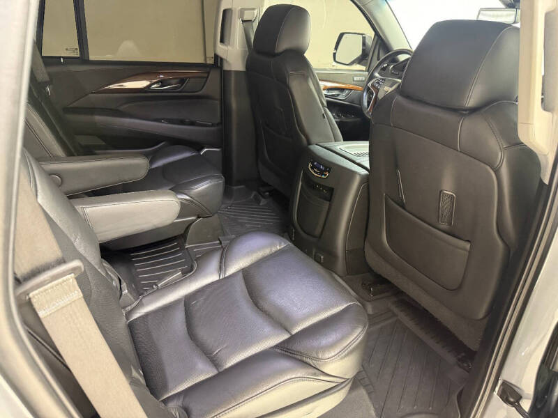 2020 Cadillac Escalade Luxury