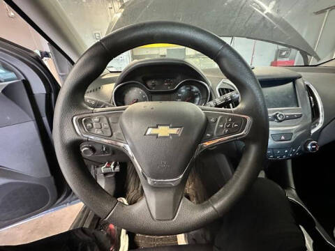 2017 Chevrolet Cruze LT Auto