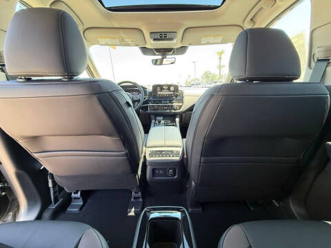 2025 Nissan Pathfinder Platinum