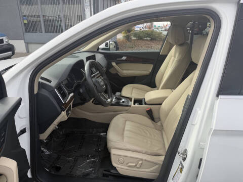 2018 Audi Q5 2.0T quattro Premium Plus