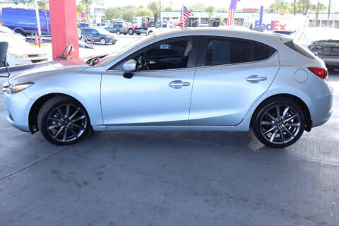 2018 Mazda MAZDA3 Touring
