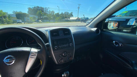 2015 Nissan Versa 1.6 SV