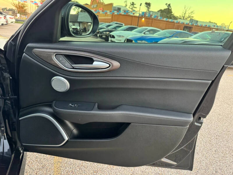 2018 Alfa Romeo Giulia Ti Lusso