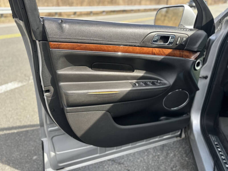 2011 Lincoln MKT