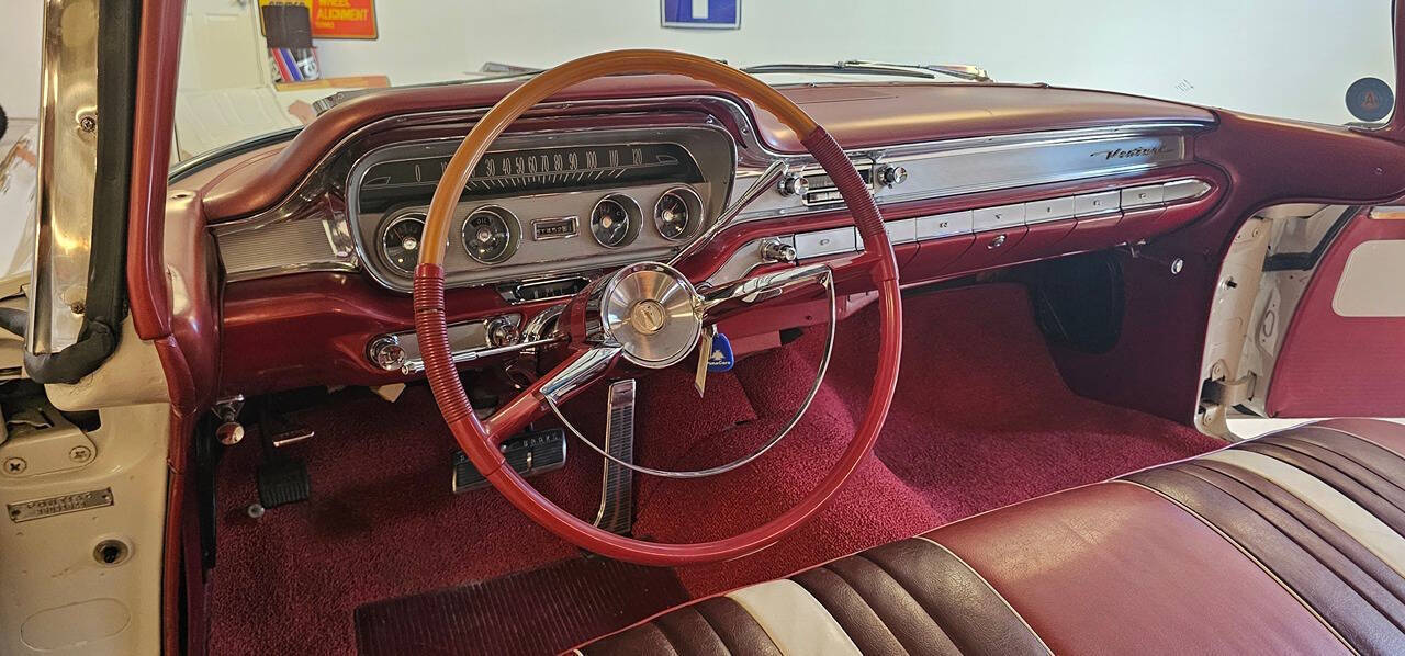 1960 Pontiac Ventura 76